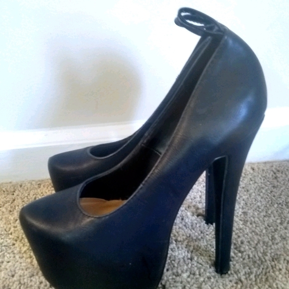 Black Platform Heels - Picture 2 of 4